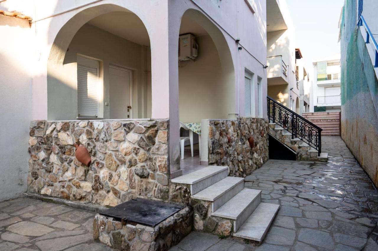 Magdalene'S Premium Apartments Ofrinion Exterior photo