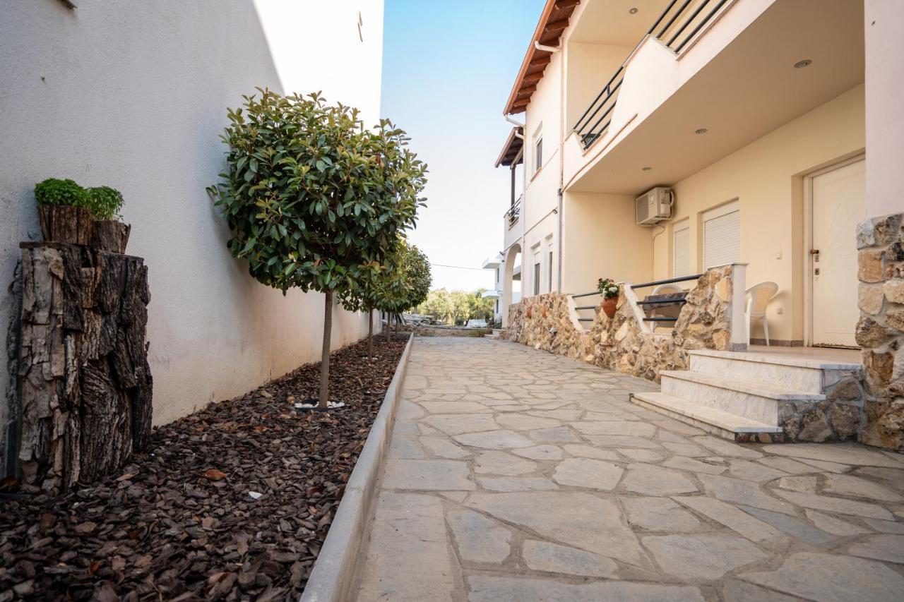 Magdalene'S Premium Apartments Ofrinion Exterior photo